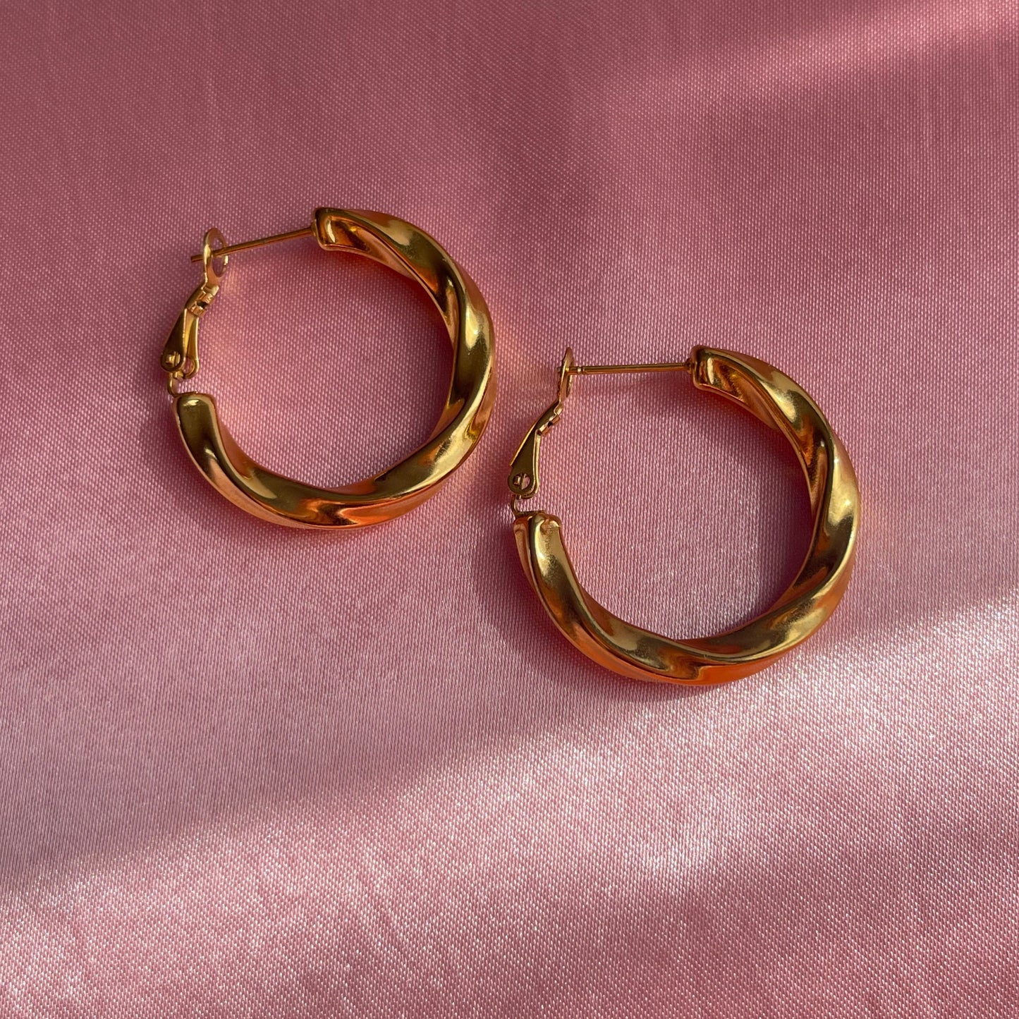 GODDESS HOOPS